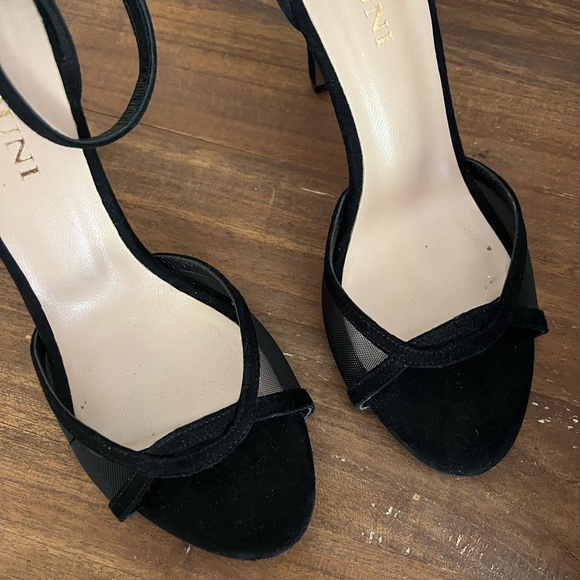 NEVER WORN Bruni Heels - Picture 7 of 8